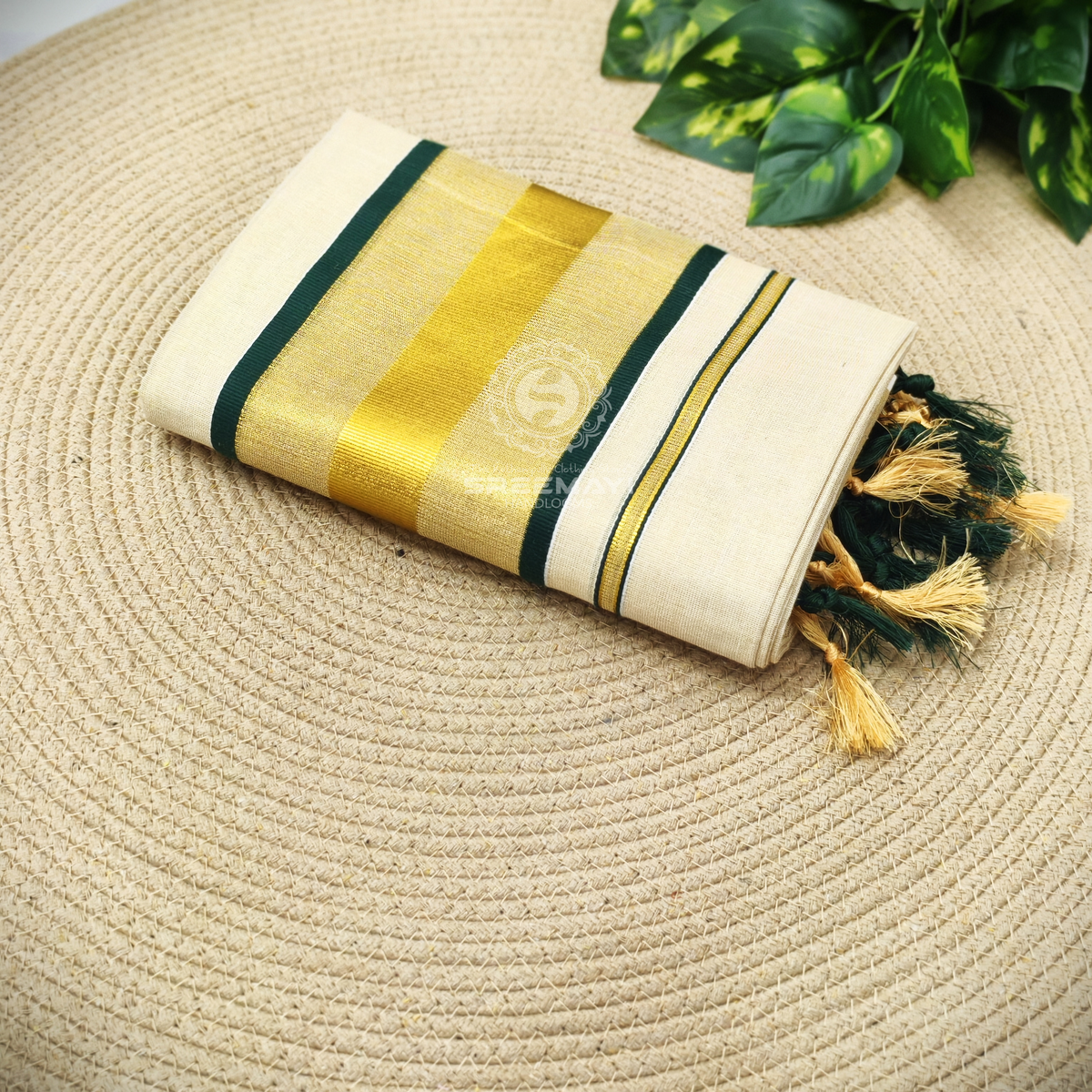 Special Quality Golden Tissue Settumundu with Kunjalam