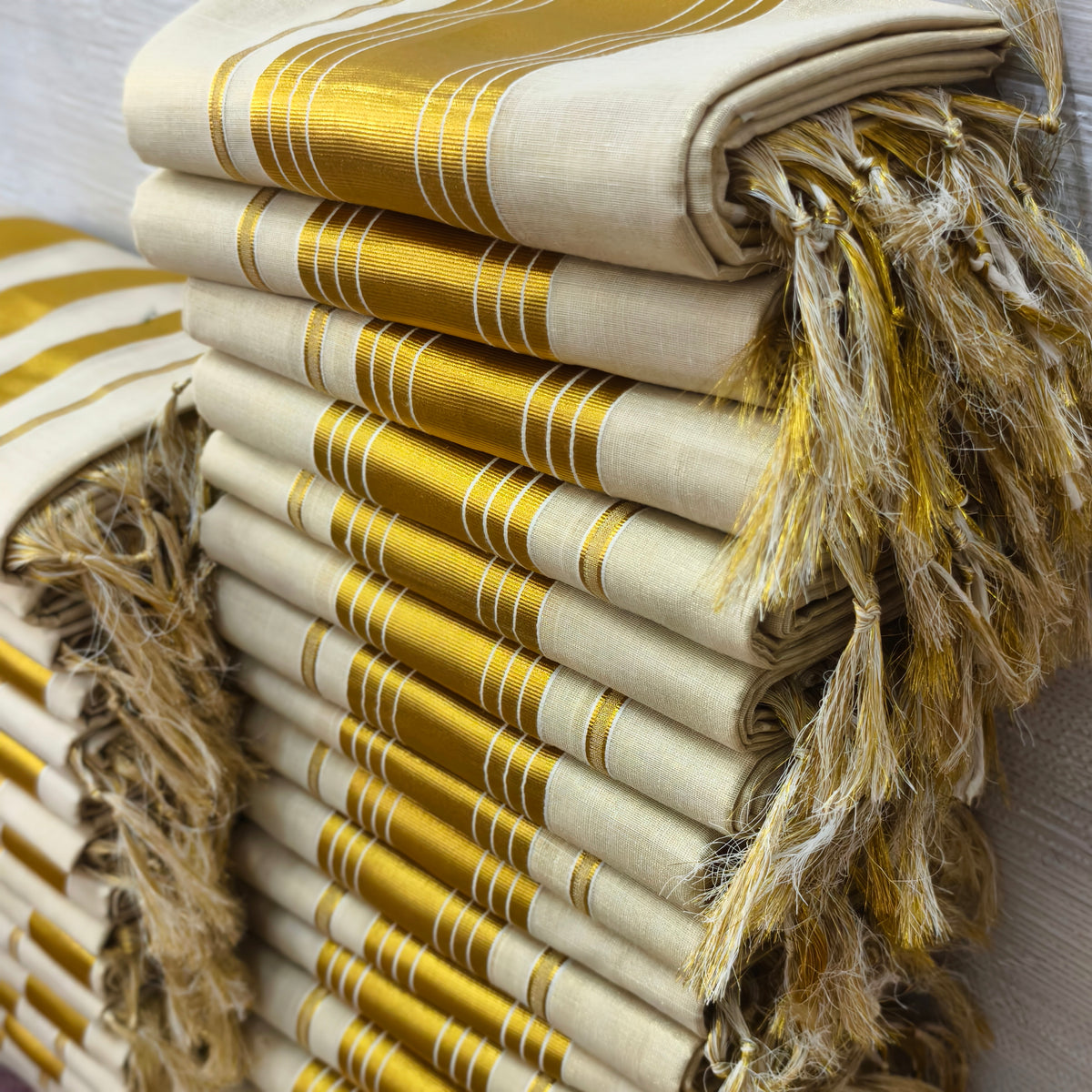 Golden Tissue Setmundu