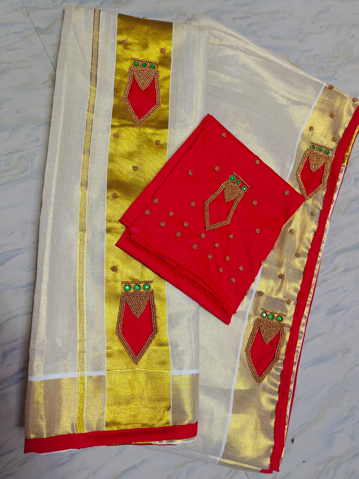 Aariwork Tissue Setmundu 2.80 mtrs